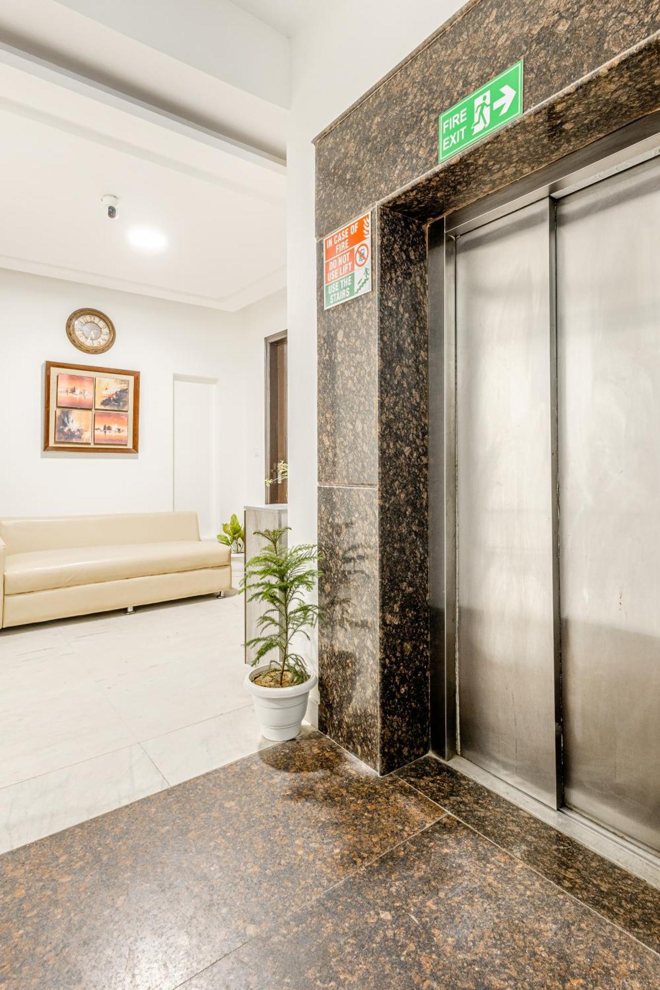 Lime Tree Service Apartment Golf Course Road, Γκουργκάον Εξωτερικό φωτογραφία